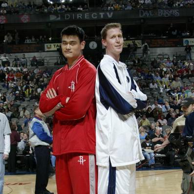 2002年NBA全明星赛，星光璀璨的费城之夜
