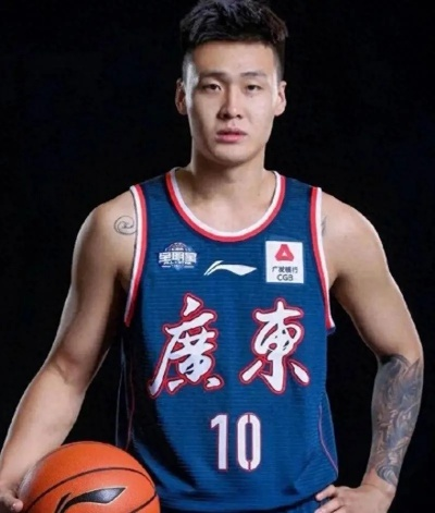 为什么很多女孩喜欢赵睿?从球场到人格的魅力全解析 为什么很多女孩喜欢赵睿?从球场到人格的魅力全解析