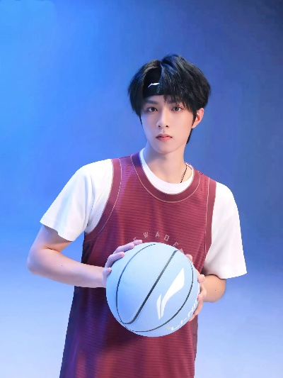 刘耀文最喜欢的NBA球员，偶像的力量与篮球的热爱